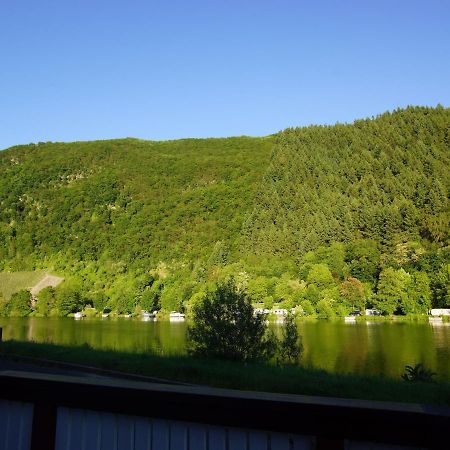 トラーベン・トラールバッハAltes Faehrhaus An Der Mosel Anno1633アパートメント エクステリア 写真
