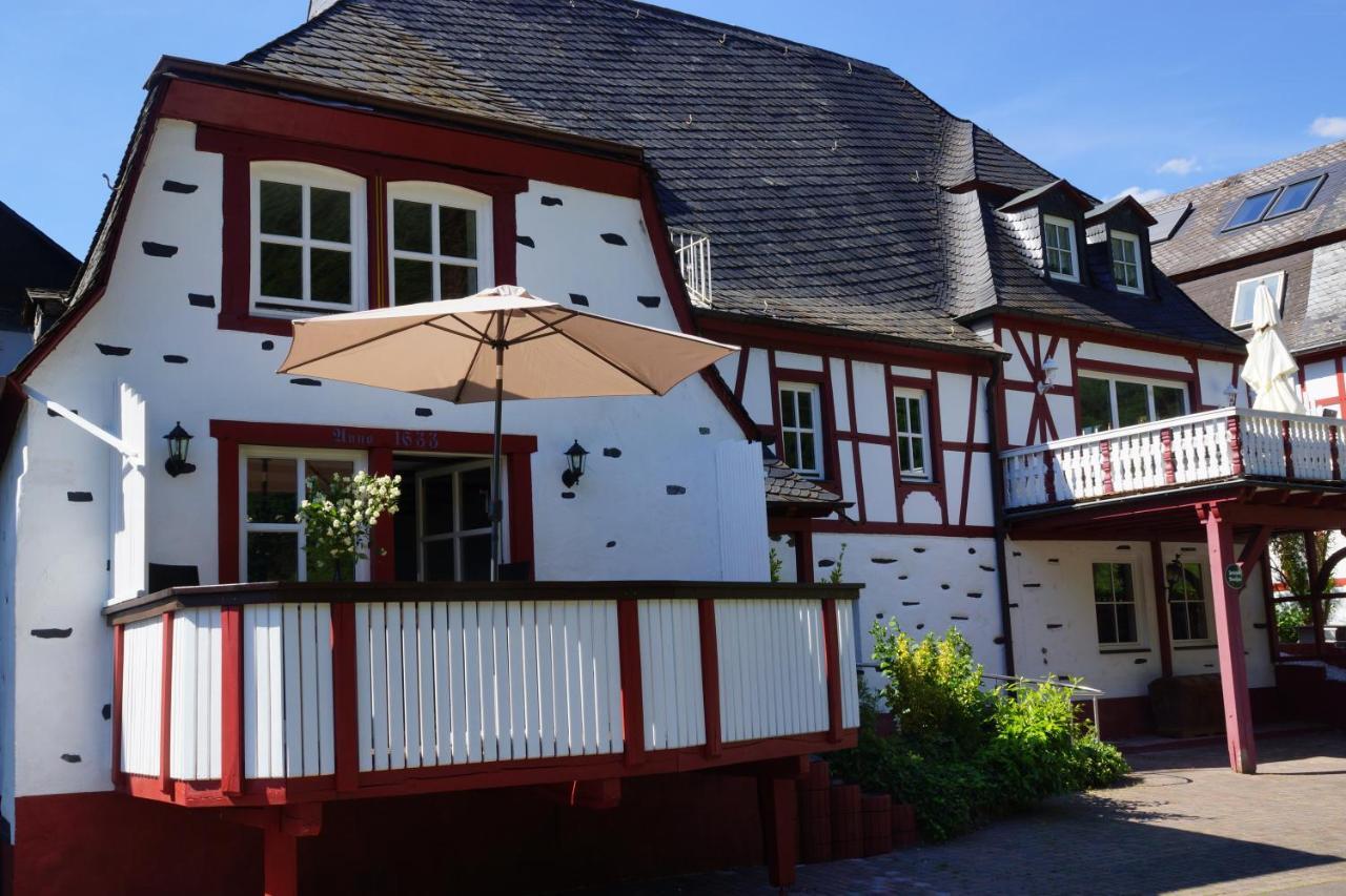 トラーベン・トラールバッハAltes Faehrhaus An Der Mosel Anno1633アパートメント エクステリア 写真